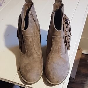 Faded Glory Taupe Suede Fringe Ankle Booties